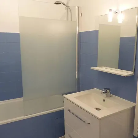 Grand T2 Proche De La Plage Avec Terrasse Ensoleillee Appartamento *
